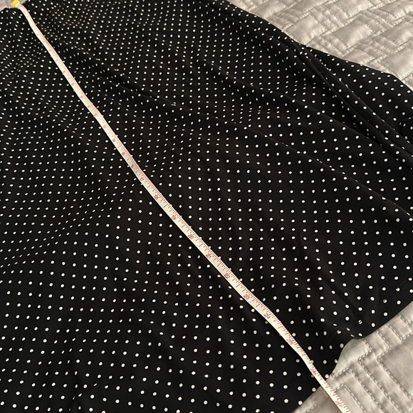 NWT black & white polka dot skirt size medium - Picture 4 of 4